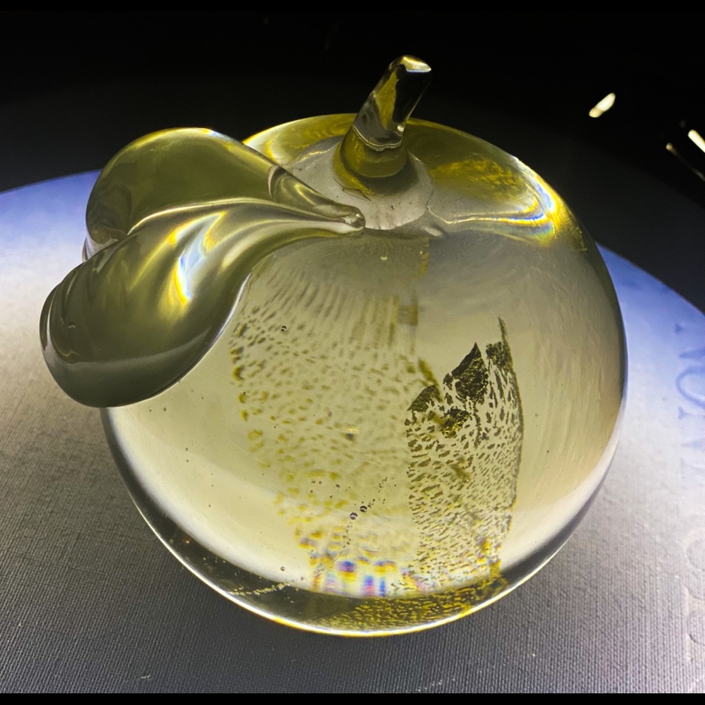 Beautiful Acrylic glass apple decor - Picture 1 of 2